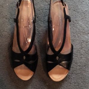 Black Easy Spirit sandals